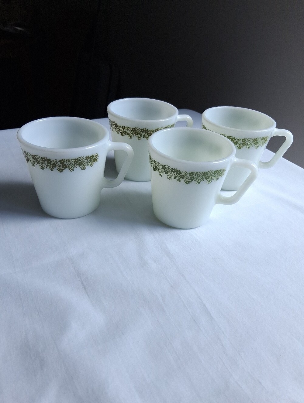 Pyrex Spring Blossom Green Crazy Daisy Coffee Cup Mugs Set Of 4 vintage 70s